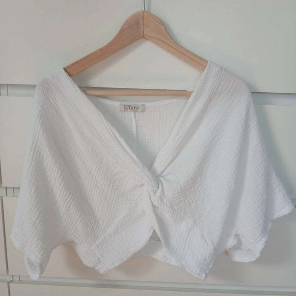 Women's White Knotted Top